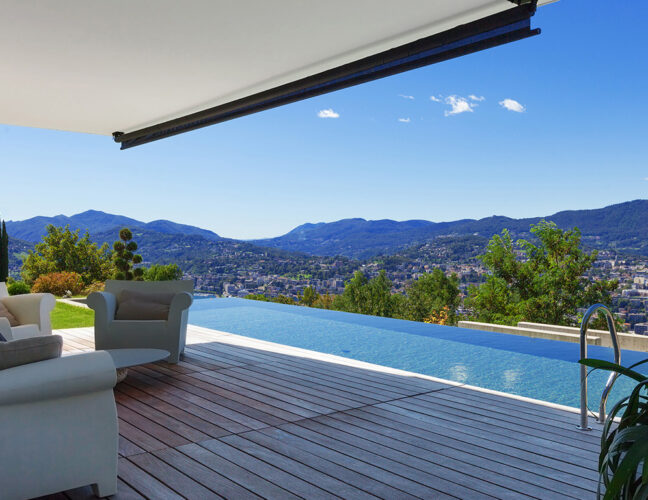 Luxury Falcon Pool infinity pool with day time view